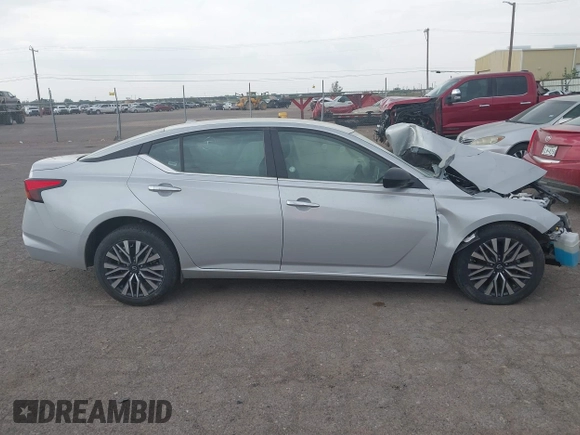 2024 Nissan Altima SV z VIN 1N4BL4DV7RN378187, wystawiony jako IAAI lot #42124459 z przebiegiem Nie podano mil oraz . Historia ofert i sprzedaży dostępna na DreamBid. Obrazek 13.