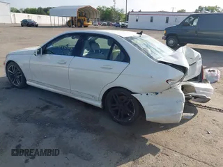 2012 Mercedes-Benz C 300 Sport с VIN WDDGF8BB0CR198952, выставлен на аукционе IAAI как лот 42217652 с пробегом 138 919 миль миль и . История ставок и продаж доступна на DreamBid. Изображение 3.