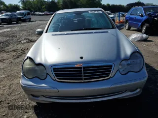 2004 Mercedes-Benz C 230 Kompressor z VIN WDBRF40J44F449334, wystawiony jako Copart lot #55531205 z przebiegiem 234 285 mil mil oraz Szkoda całkowita • Salvage title. Historia ofert i sprzedaży dostępna na DreamBid. Obrazek 5.