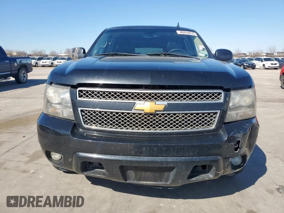 2009 Chevrolet Suburban LTZ with VIN 1GNFC36099R206170, listed as a Copart auction lot 46954815 with 272,788 mi miles and Clean title. Bid and sale history available at DreamBid. Image 5.