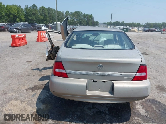 2001 Nissan Altima GXE with VIN 1N4DL01D01C211814, listed as a IAAI auction lot 39859798 with 1 mi miles. Bid and sale history available at carsss.com. Image 16.