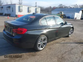2016 BMW 3 Series 328i xDrive z VIN WBA8E3G58GNU02737, wystawiony jako IAAI lot #41882960 z przebiegiem 63 966 mil mil oraz . Historia ofert i sprzedaży dostępna na DreamBid. Obrazek 4.