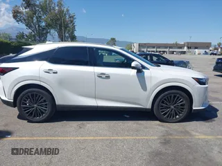 2024 Lexus RX 350 z VIN 2T2BAMBAXRC042872, wystawiony jako IAAI lot #42151226 z przebiegiem 8 141 mil mil oraz . Historia ofert i sprzedaży dostępna na DreamBid. Obrazek 13.