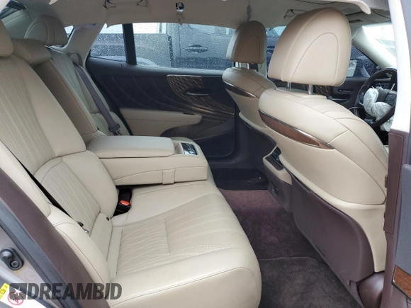 2018 Lexus LS 500 z VIN JTHC51FF8J5004588, wystawiony jako Copart lot #81473284 z przebiegiem 126 823 mil mil oraz Szkoda całkowita • Salvage title. Historia ofert i sprzedaży dostępna na DreamBid. Obrazek 10.