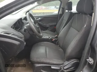 2018 Ford Focus SE z VIN 1FADP3F21JL285417, wystawiony jako Copart lot #56936965 z przebiegiem Nie podano mil oraz Czysty tytuł • Clean title. Historia ofert i sprzedaży dostępna na DreamBid. Obrazek 7.