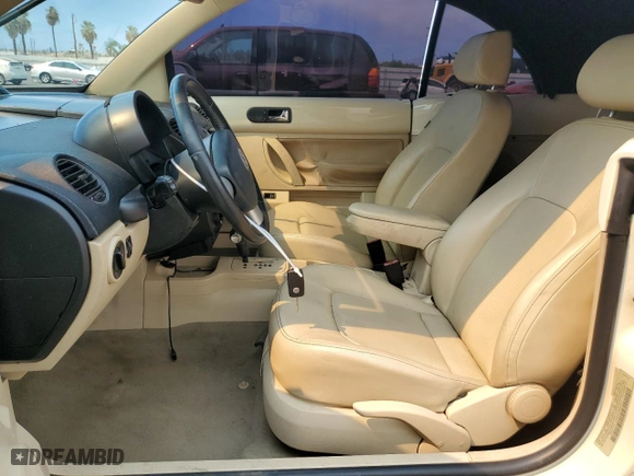 2008 Volkswagen New Beetle Convertible SE with VIN 3VWRG31Y08M404611, listed as a Copart auction lot 71122484 with 141,206 mi miles and Salvage Title. Bid and sale history available at carsss.com. Image 7.