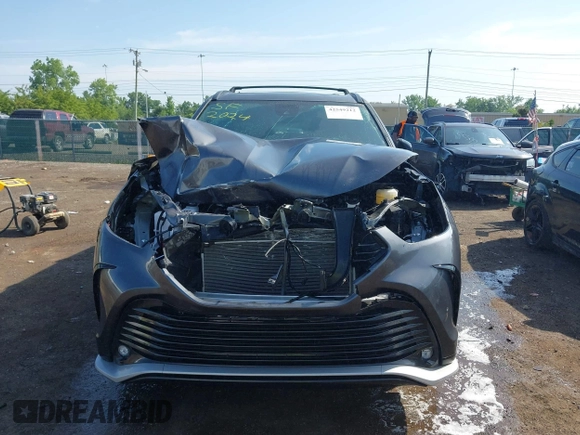 2024 Toyota Highlander LE with VIN 5TDKDRBH2RS568670, listed as a IAAI auction lot 42549212 with 10,600 mi miles and . Bid and sale history available at DreamBid. Image 13.