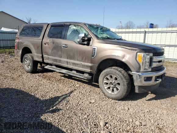 2017 Ford F-250 Lariat z VIN 1FT7W2BT8HEE30051, wystawiony jako Copart lot #53890075 z przebiegiem 165 508 mil mil oraz Szkoda całkowita • Salvage title. Historia ofert i sprzedaży dostępna na DreamBid. Obrazek 4.