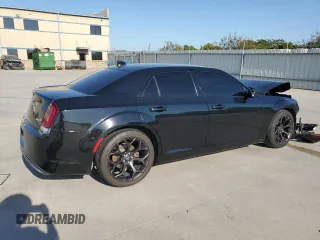 2020 Chrysler 300 S z VIN 2C3CCABG6LH137405, wystawiony jako Copart lot #73434754 z przebiegiem 68 064 mil mil oraz Czysty tytuł • Clean title. Historia ofert i sprzedaży dostępna na DreamBid. Obrazek 3.
