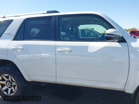 2018 Toyota 4Runner SR5 with VIN JTEBU5JR3J5597331, listed as a IAAI auction lot 41506914 with 86,011 mi miles. Bid and sale history available at carsss.com. Image 13.