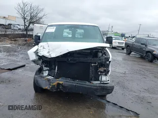 2006 GMC Savana Cargo Van with VIN 1GTGG25V761215758, listed as a IAAI auction lot 41564918 with 135,990 mi miles. Bid and sale history available at carsss.com. Image 12.