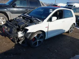 2015 Volkswagen GTI Autobahn с VIN 3VW4T7AU0FM001879, выставлен на аукционе IAAI как лот 41522384 с пробегом Не указан миль и . История ставок и продаж доступна на DreamBid. Изображение 2.