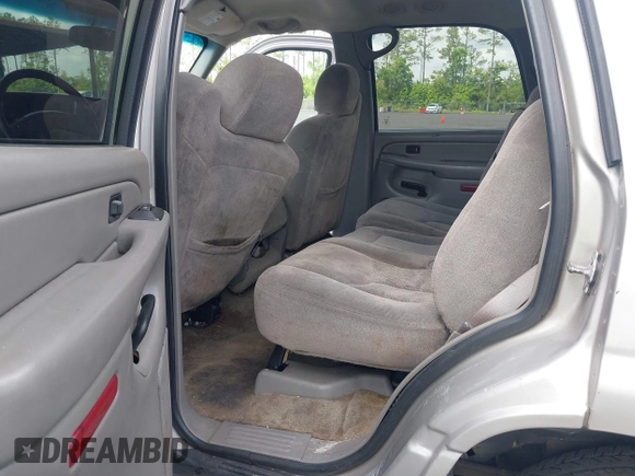 2006 Chevrolet Tahoe LS z VIN 1GNEC13V86R135510, wystawiony jako IAAI lot #42123092 z przebiegiem 370 153 mil mil oraz . Historia ofert i sprzedaży dostępna na DreamBid. Obrazek 8.
