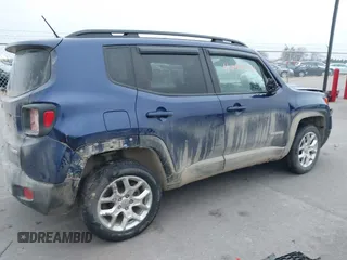 2017 Jeep Renegade Latitude with VIN ZACCJBBB5HPG53014, listed as a IAAI auction lot 40951444 with 74,456 mi miles. Bid and sale history available at carsss.com. Image 4.