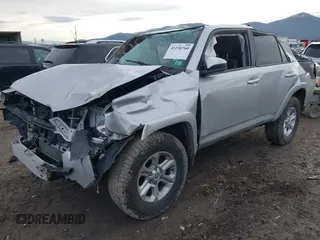 2022 Toyota 4Runner SR5 with VIN JTEMU5JR1N6008575, listed as a IAAI auction lot 41158760 with Not provided miles and . Bid and sale history available at DreamBid. Image 17.