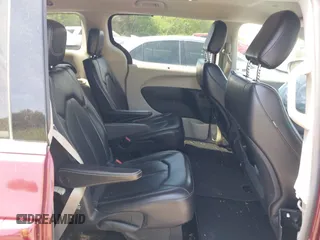 2020 Chrysler Voyager LXi z VIN 2C4RC1DG9LR144572, wystawiony jako IAAI lot #41891310 z przebiegiem 124 330 mil mil oraz . Historia ofert i sprzedaży dostępna na DreamBid. Obrazek 8.