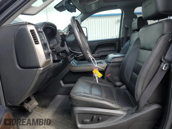 2017 GMC Sierra 2500HD Denali z VIN 1GT12UEY0HF114366, wystawiony jako Copart lot #54540275 z przebiegiem 78 066 mil mil oraz Szkoda całkowita • Salvage title. Historia ofert i sprzedaży dostępna na DreamBid. Obrazek 7.