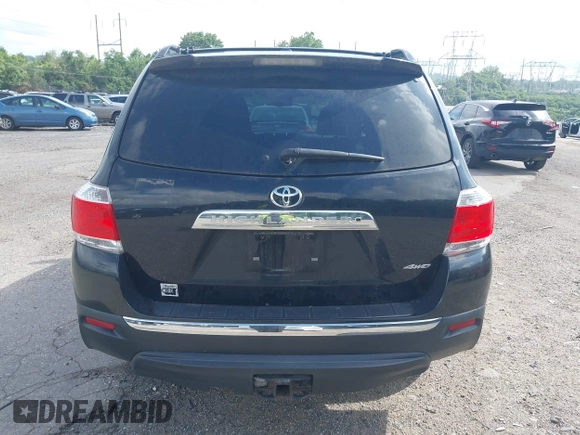 2013 Toyota Highlander Limited z VIN 5TDDK3EH4DS195650, wystawiony jako IAAI lot #42667439 z przebiegiem 136 105 mil mil oraz . Historia ofert i sprzedaży dostępna na DreamBid. Obrazek 17.