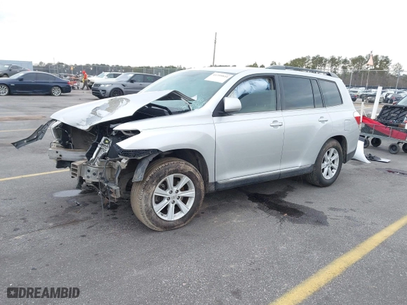 2013 Toyota Highlander with VIN 5TDZK3EH0DS111944, listed as a IAAI auction lot 41399844 with 54,696 mi miles. Bid and sale history available at carsss.com. Image 21.