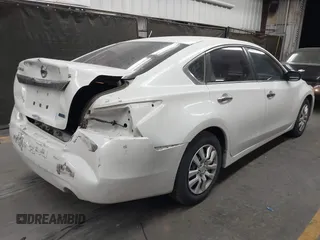 2013 Nissan Altima SV with VIN 1N4AL3AP7DN542302, listed as a IAAI auction lot 42016752 with 161,493 mi miles and . Bid and sale history available at carsss.com. Image 4.