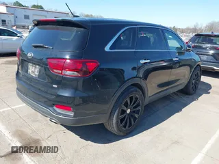 2019 Kia Sorento L with VIN 5XYPG4A32KG533121, listed as a IAAI auction lot 41762827 with 96,026 mi miles. Bid and sale history available at carsss.com. Image 4.