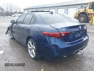 2019 Alfa Romeo Giulia Ti z VIN ZARFANBN8K7601203, wystawiony jako IAAI lot #41206418 z przebiegiem 4 000 mil mil oraz . Historia ofert i sprzedaży dostępna na DreamBid. Obrazek 3.