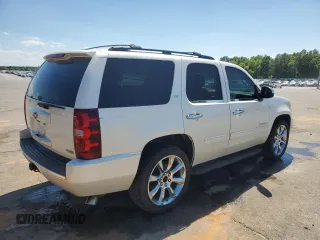 2009 Chevrolet Tahoe LTZ с VIN 1GNFC33009R171376, выставлен на аукционе Copart как лот 52502895 с пробегом 240 712 миль миль и Списание • Salvage title. История ставок и продаж доступна на DreamBid. Изображение 3.