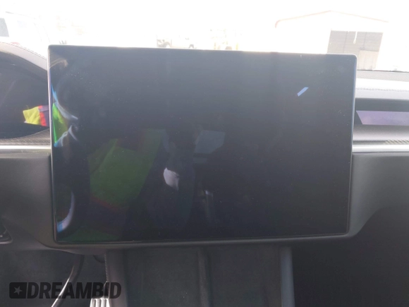 2022 Tesla Model X Plaid z VIN 7SAXCBE6XNF358023, wystawiony jako IAAI lot #41683857 z przebiegiem 42 821 mil mil oraz . Historia ofert i sprzedaży dostępna na DreamBid. Obrazek 19.