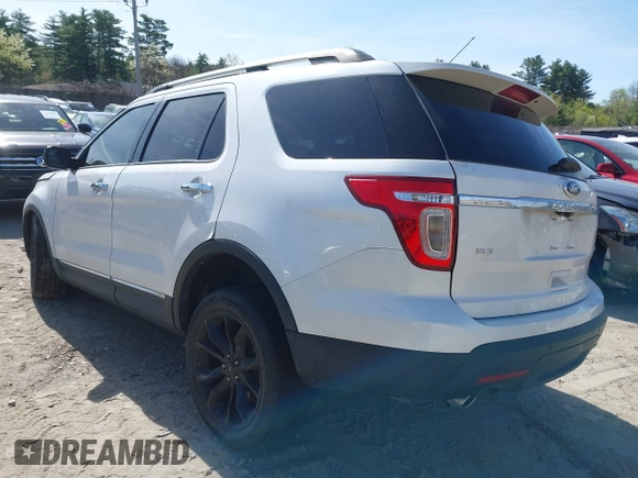 2015 Ford Explorer XLT with VIN 1FM5K8D89FGA00654, listed as a IAAI auction lot 42132102 with 135,463 mi miles and . Bid and sale history available at carsss.com. Image 3.