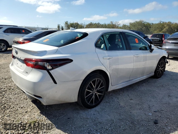 2021 Toyota Camry SE Nightshade with VIN 4T1G11AK3MU587872, listed as a Copart auction lot 85806384 with 90,264 mi miles and Non Repairable. Bid and sale history available at carsss.com. Image 3.