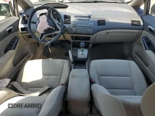 2009 Honda Civic LX z VIN 19XFA16559E020457, wystawiony jako Copart lot #58721185 z przebiegiem Nie podano mil oraz Szkoda całkowita • Salvage title. Historia ofert i sprzedaży dostępna na DreamBid. Obrazek 8.