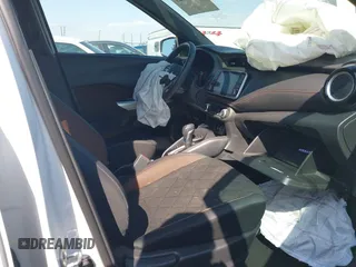 2020 Nissan Kicks SR z VIN 3N1CP5DV4LL485202, wystawiony jako IAAI lot #42195025 z przebiegiem 44 528 mil mil oraz . Historia ofert i sprzedaży dostępna na DreamBid. Obrazek 5.