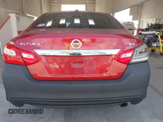 2018 Nissan Altima 2.5 S with VIN 1N4AL3AP5JC212083, listed as a IAAI auction lot 42181501 with 112,031 mi miles. Bid and sale history available at carsss.com. Image 17.