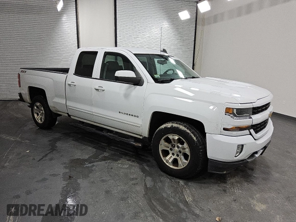 2017 Chevrolet Silverado 1500 LT with VIN 1GCVKREC0HZ151385, listed as a Copart auction lot 49403535 with 146,351 mi miles and Clean Title. Bid and sale history available at DreamBid. Image 4.