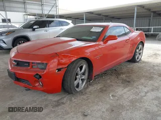 2011 Chevrolet Camaro 1LT z VIN 2G1FB1ED2B9157424, wystawiony jako IAAI lot #42063035 z przebiegiem 135 796 mil mil oraz . Historia ofert i sprzedaży dostępna na DreamBid. Obrazek 17.