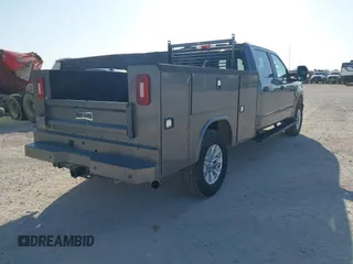 2022 Ford F-350 with VIN 1FT7W3BN6NEE67585, listed as a IAAI auction lot 42010241 with 30,341 mi miles and . Bid and sale history available at DreamBid. Image 4.