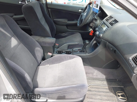 2003 Honda Accord LX z VIN JHMCM56383C005707, wystawiony jako IAAI lot #42264937 z przebiegiem 297 192 mil mil oraz . Historia ofert i sprzedaży dostępna na DreamBid. Obrazek 5.