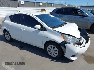 2013 Toyota Prius One z VIN JTDKDTB32D1540844, wystawiony jako IAAI lot #42260124 z przebiegiem 179 392 mil mil oraz . Historia ofert i sprzedaży dostępna na DreamBid. Obrazek 1.