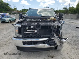 2019 Ford F-250 XL with VIN 1FT7W2BT6KED74084, listed as a Copart auction lot 62181815 with 113,591 mi miles and Non repairable. Bid and sale history available at DreamBid. Image 5.