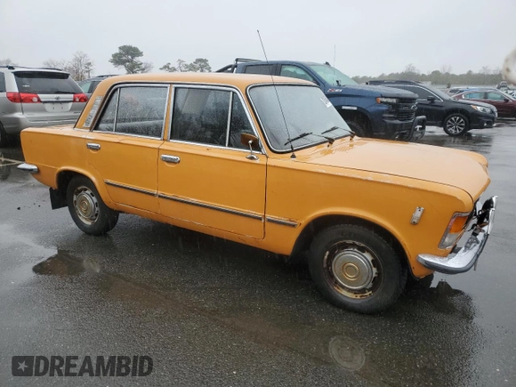 1984 FIAT 124 Spider z VIN SUP115CC602154116, wystawiony jako Copart lot #82469494 z przebiegiem 3 613 mil mil oraz Szkoda całkowita • Salvage title. Historia ofert i sprzedaży dostępna na DreamBid. Obrazek 4.