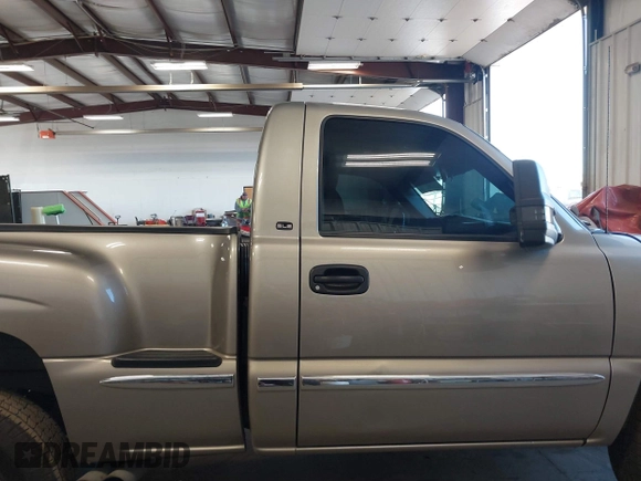 2000 GMC Sierra 1500 SLE with VIN 1GTEK14T6YZ342215, listed as a IAAI auction lot 42023647 with 142,649 mi miles and . Bid and sale history available at DreamBid. Image 14.