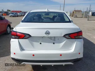 2022 Nissan Versa SV z VIN 3N1CN8EV4NL839437, wystawiony jako IAAI lot #42020629 z przebiegiem 46 138 mil mil oraz . Historia ofert i sprzedaży dostępna na DreamBid. Obrazek 17.