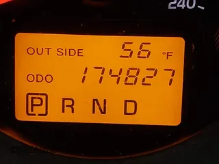 2008 Toyota RAV4 Ltd with VIN JTMBK31V186039266, listed as a IAAI auction lot 41892985 with 174,827 mi miles. Bid and sale history available at carsss.com. Image 7.