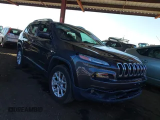 2017 Jeep Cherokee Latitude with VIN 1C4PJLCS2HW572478, listed as a IAAI auction lot 41200772 with 71,879 mi miles and . Bid and sale history available at carsss.com. Image 1.