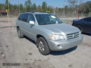 2004 Toyota Highlander with VIN JTEDP21A940027649, listed as a IAAI auction lot 41668570 with 293,316 mi miles. Bid and sale history available at carsss.com. Image 1.