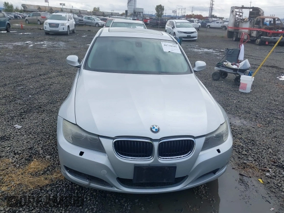 2011 BMW 3 Series 328i xDrive with VIN WBAPK5C5XBF127087, listed as a IAAI auction lot 40738105 with 141,222 mi miles and . Bid and sale history available at DreamBid. Image 12.