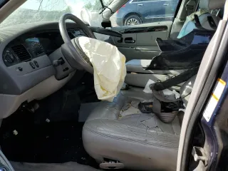 2001 Lincoln Town Car Signature z VIN 1LNHM82W81Y634842, wystawiony jako Copart lot #56839175 z przebiegiem Nie podano mil oraz Szkoda całkowita • Salvage title. Historia ofert i sprzedaży dostępna na DreamBid. Obrazek 7.