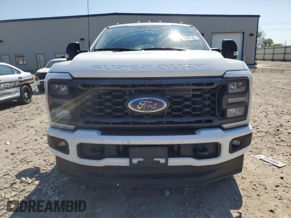 2024 Ford F-250 XL with VIN 1FT8W2BAXREE61516, listed as a Copart auction lot 62951005 with 6,709 mi miles and Salvage title. Bid and sale history available at DreamBid. Image 5.