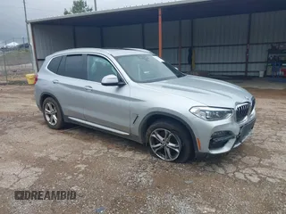 2021 BMW X3 xDrive30i z VIN 5UXTY5C01M9H22613, wystawiony jako IAAI lot #42234016 z przebiegiem 92 292 mil mil oraz . Historia ofert i sprzedaży dostępna na DreamBid. Obrazek 1.