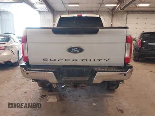 2017 Ford F-250 Lariat z VIN 1FT7W2BTXHEC81609, wystawiony jako IAAI lot #41497213 z przebiegiem 176 644 mil mil oraz . Historia ofert i sprzedaży dostępna na DreamBid. Obrazek 17.